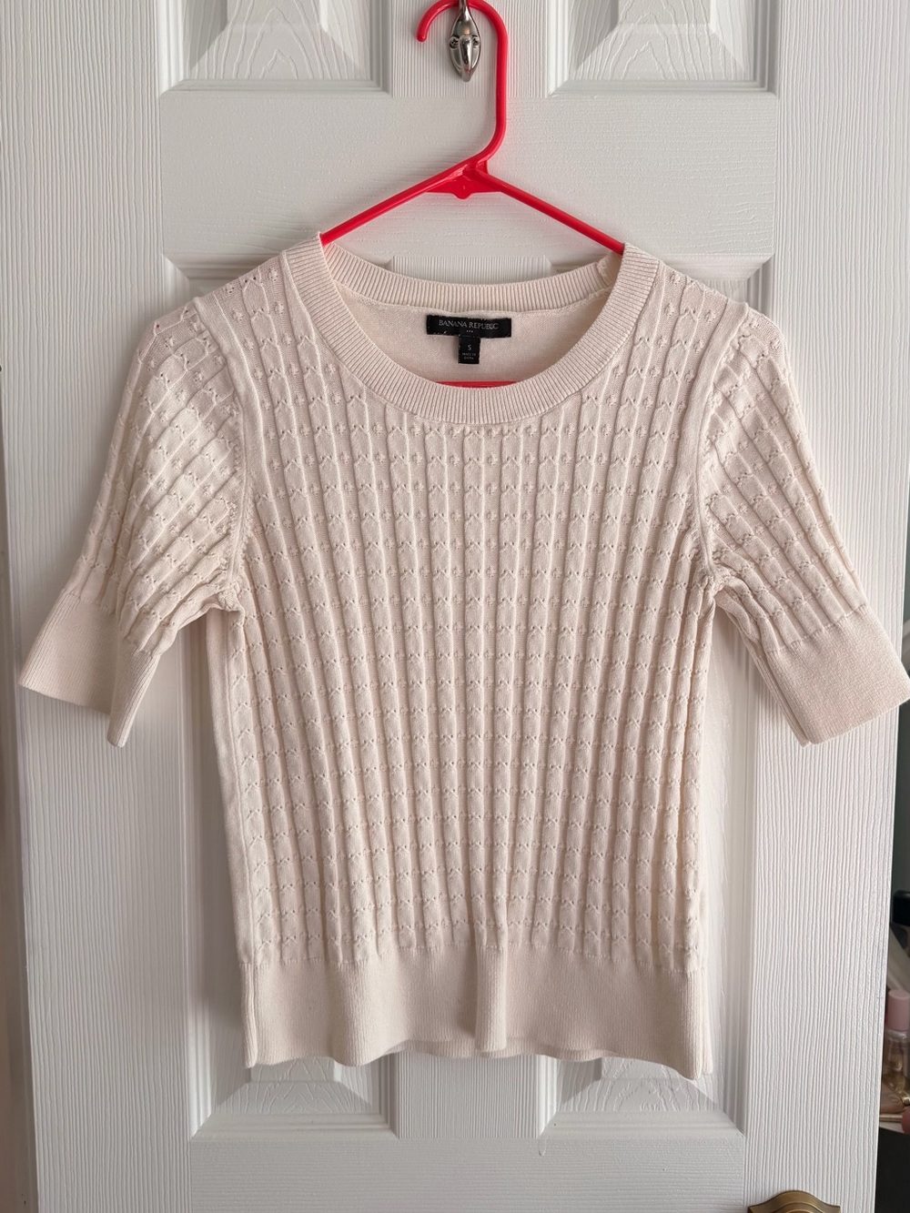 Banana Republic Light Cream Cable-Knit Short Sleeve Sweater
